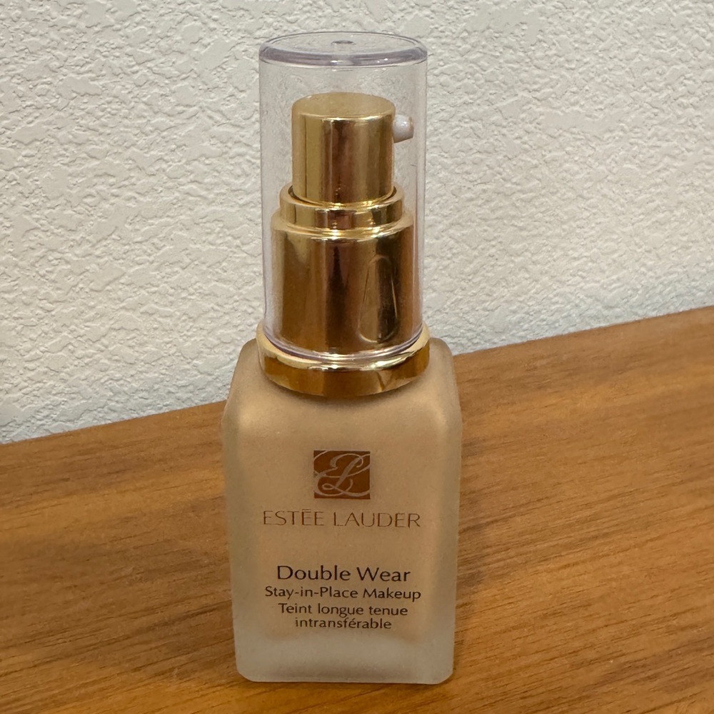Estee Lauder Double Wear Foundation - Desert Beige 2N1